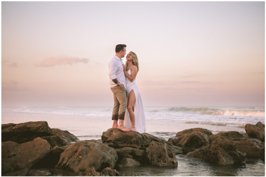 washington oaks gardens engagement photo